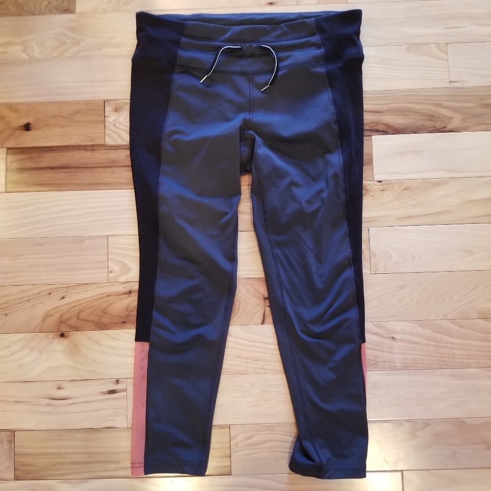 Lucy Cropped Yogas Pants Grey/Black/Pink Size M